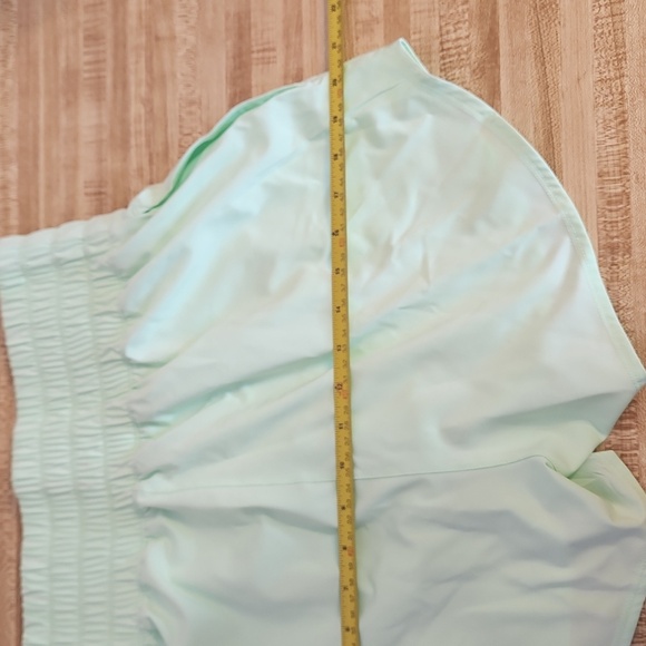 NWT WOMENS NIKE ONE DRI-FIT LINED SHORTS GREEN, SIZE M - Picture 10 of 13